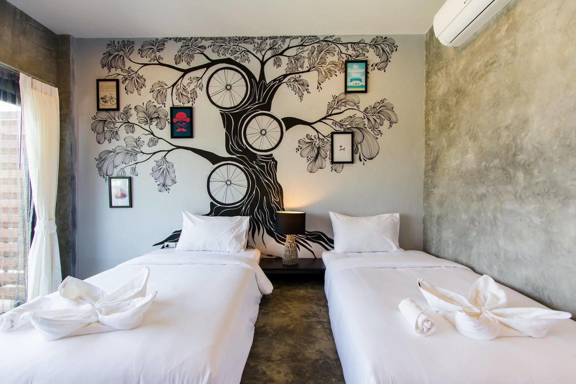 The Bike Loft Family Hostel Huahin Kültér fotó