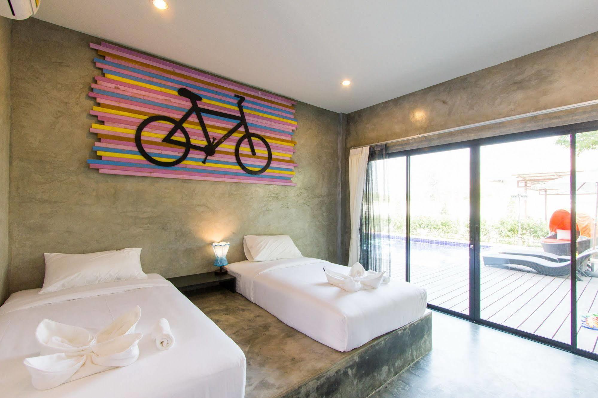 The Bike Loft Family Hostel Huahin Kültér fotó