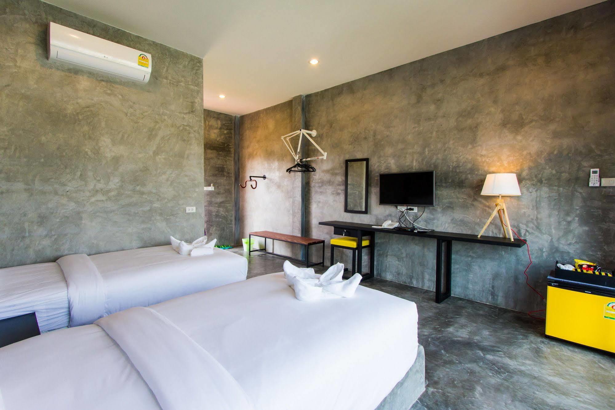 The Bike Loft Family Hostel Huahin Kültér fotó