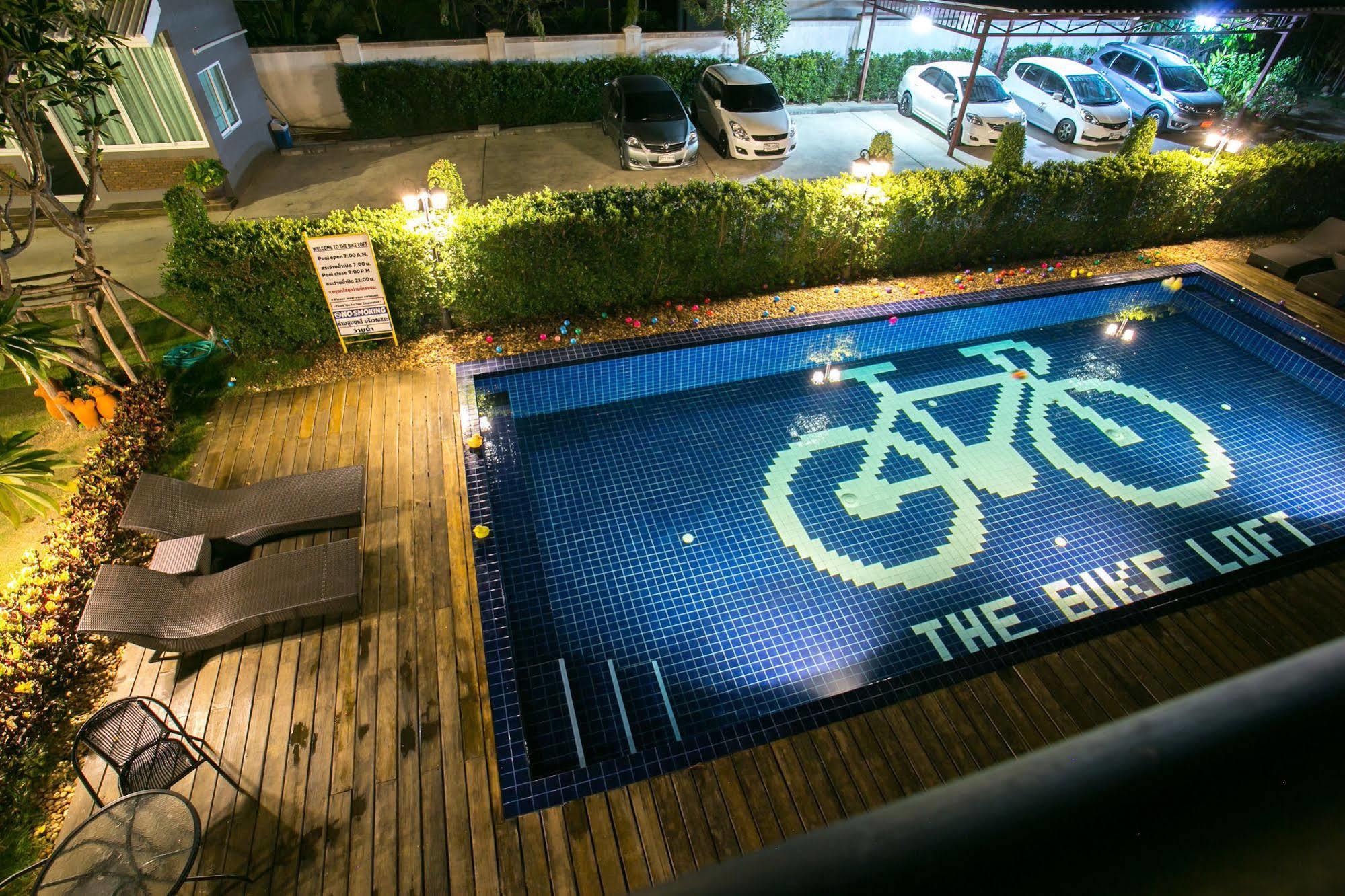 The Bike Loft Family Hostel Huahin Kültér fotó